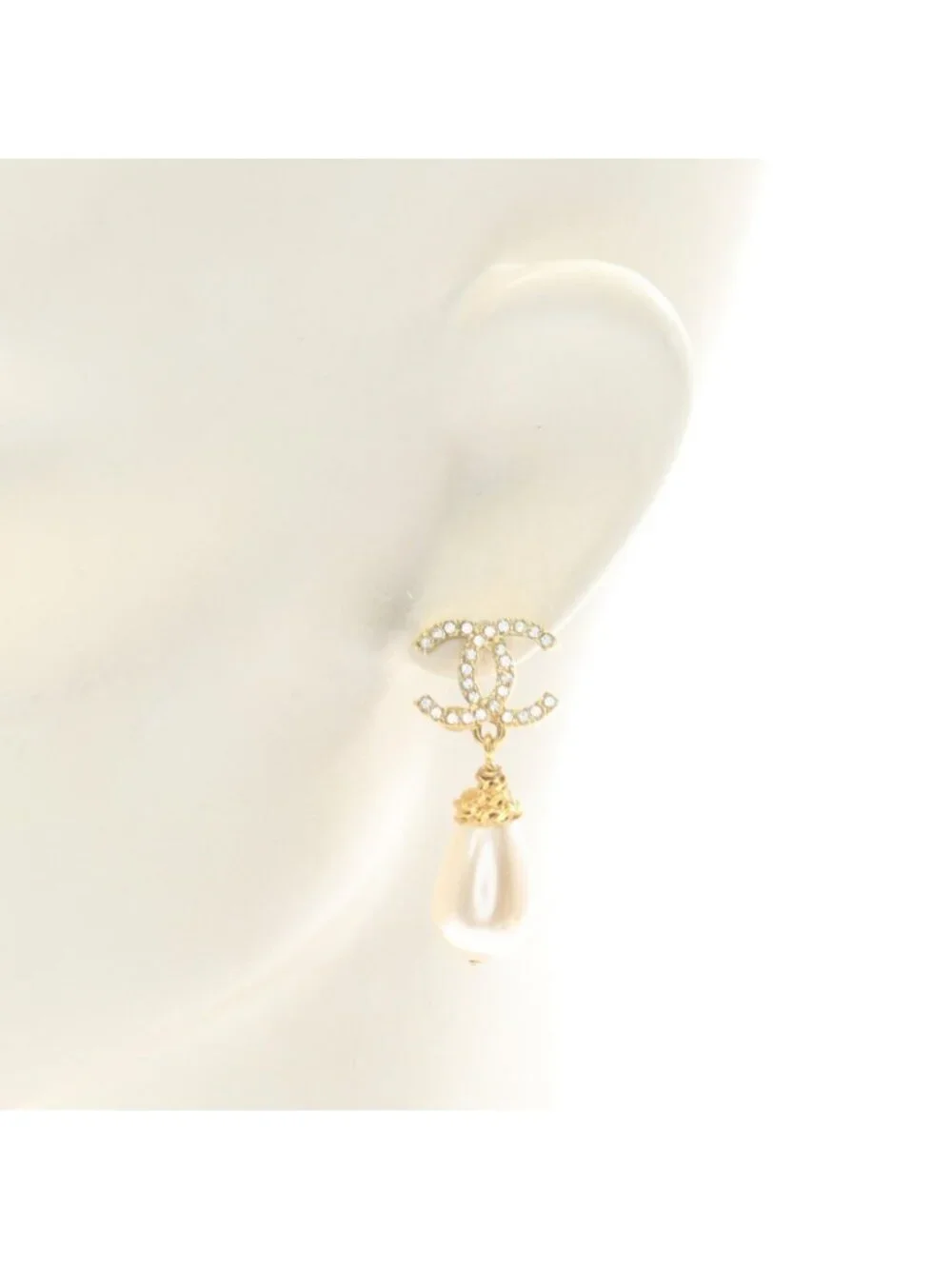Chanel Earrings CC Logo 20